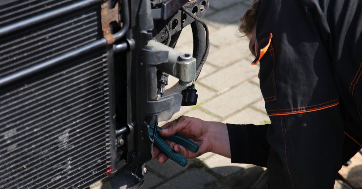 locksmith service technician — Dedham Locksmith